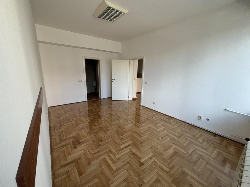 Slika 7 - Bulevar Mihajla Pupina , Trosoban stan za izdavanje, 87m2, 1.300€